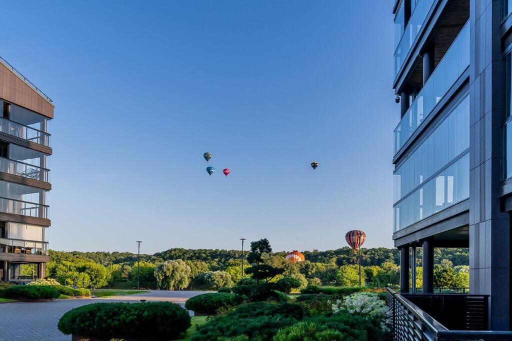 Bright Kaunas Apartment With Castle View المظهر الخارجي الصورة